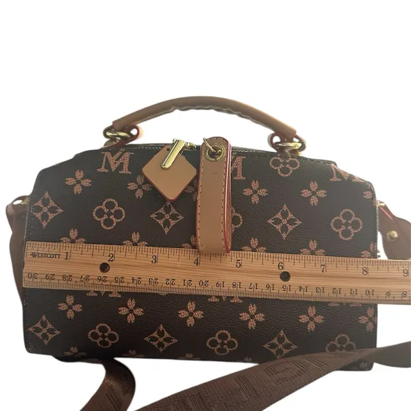 Brown Nice Leather Women’s purse with Structured Design and Gold Hardware - Image 4