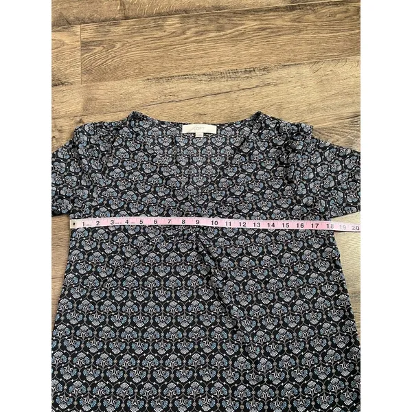 EUC Womens LOFT Blouse Short Sleeve V-neck Lightweight Size‎ XS - Image 5