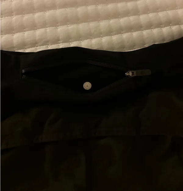 Lululemon Shorts 2.5" - Image 4