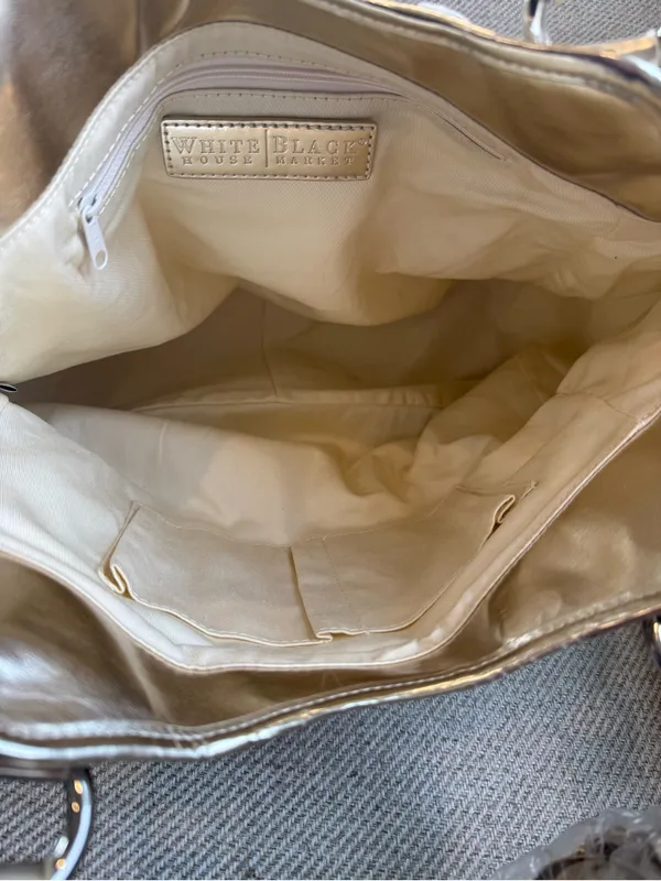 White House Black Market Beige Linen Shoulder Bag with Silver Trim - Image 4