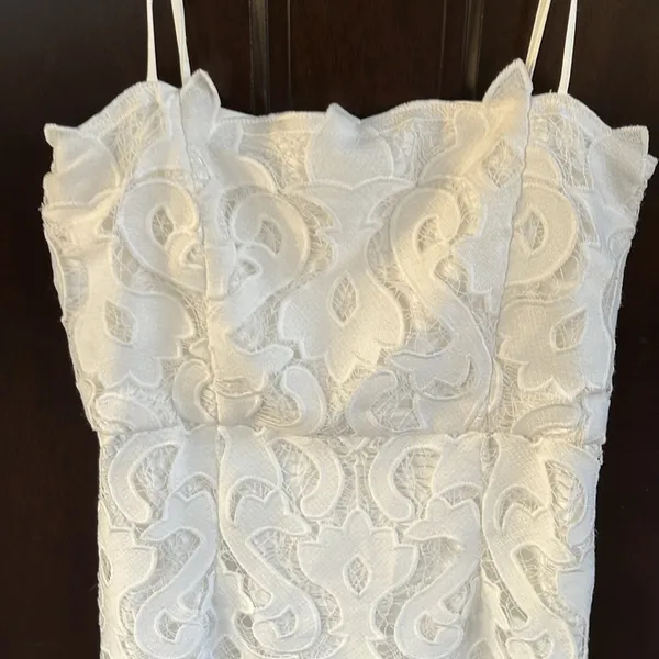 EUC BARDOT Lina Lace Shift Dress White Size 6 - Image 7
