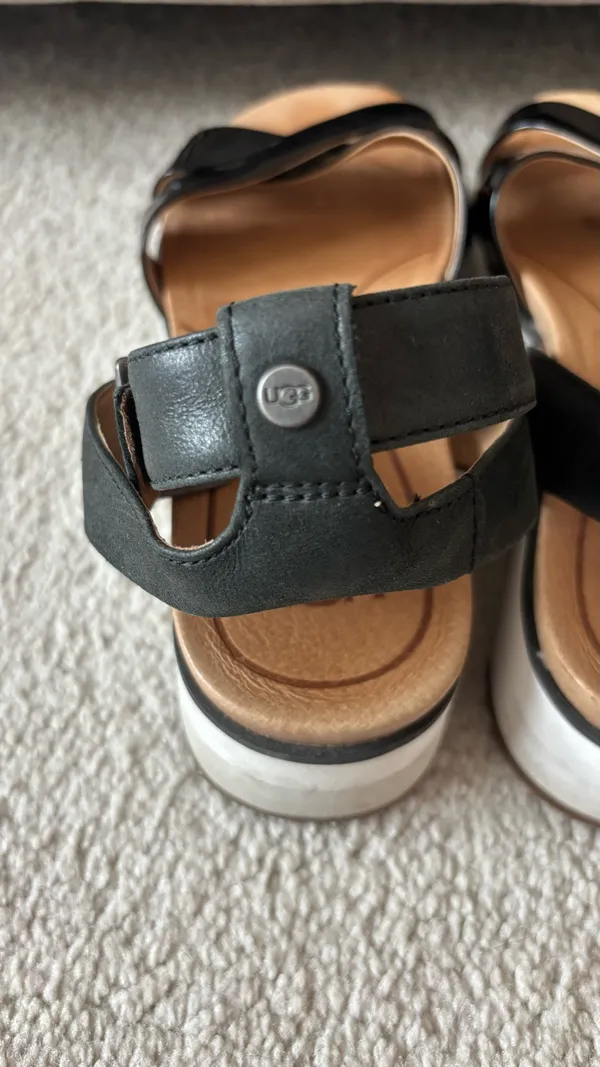 UGG Sandals Platform - Image 3