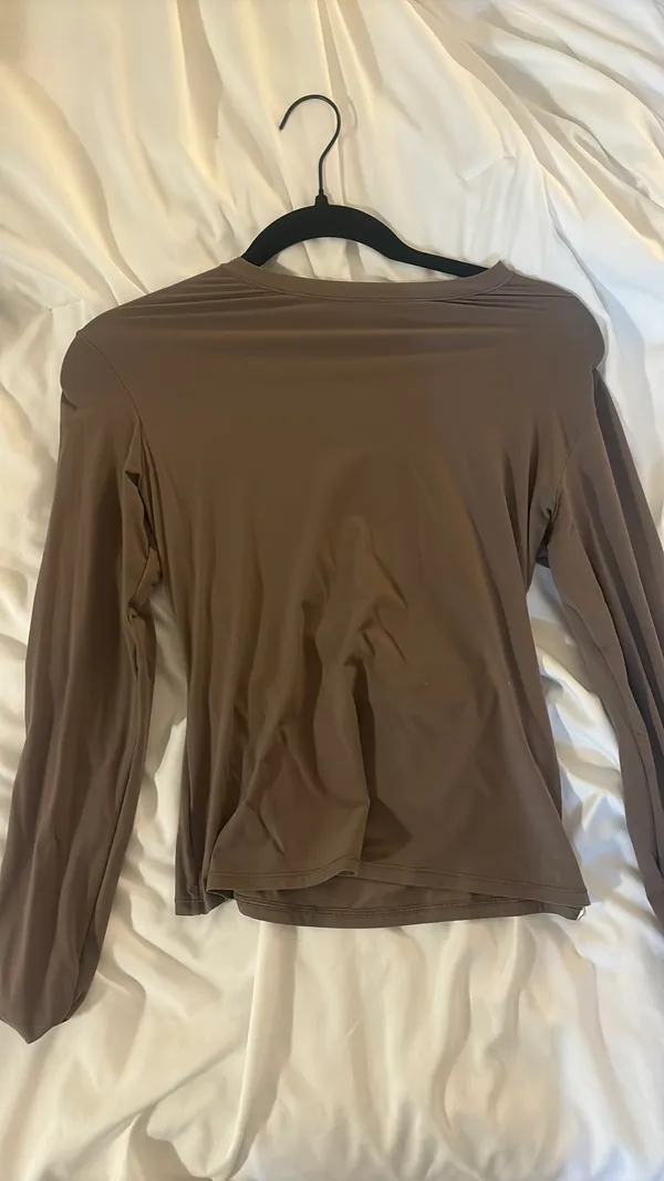 SKIMS Fits Everybody Long Sleeve T-Shirt - Image 2