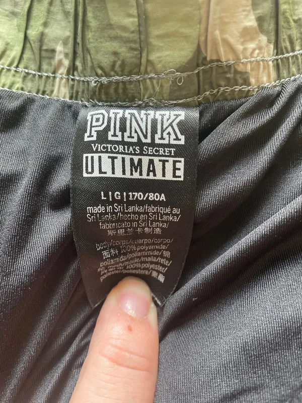 PINK Camo Shorts Victoria's Secret - Image 4