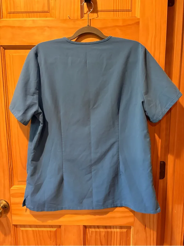 FIGS Women's Catarina One-Pocket Scrub Top blue XL - Image 2