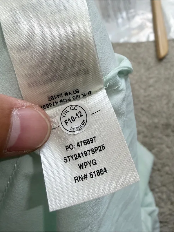 Patagonia Women’s Airshed Pro Pullover Jacket Super Lightweight in Wispy Green L - Image 14