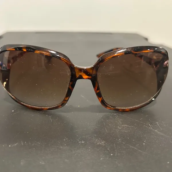 Tortoise Shell Sunglasses Brown - Image 2