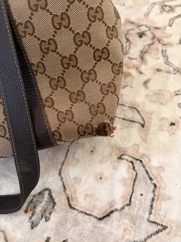 Gucci Shoulder Bag - Image 3