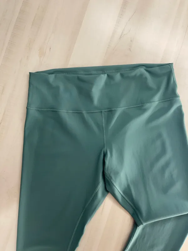 LULULEMON womens green align high rise crop stretch leggings workout lounge yoga - Image 7