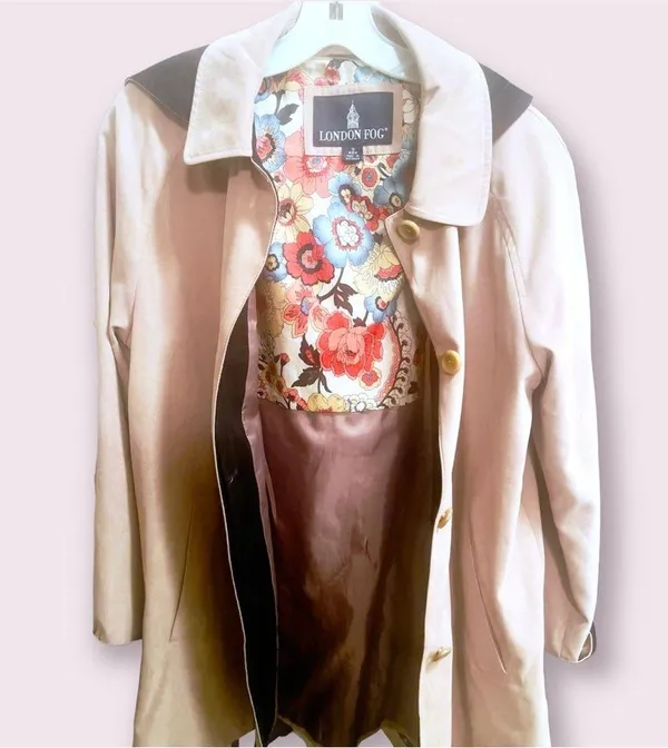 Vintage London Fog Women’s Trench Coat - Image 6