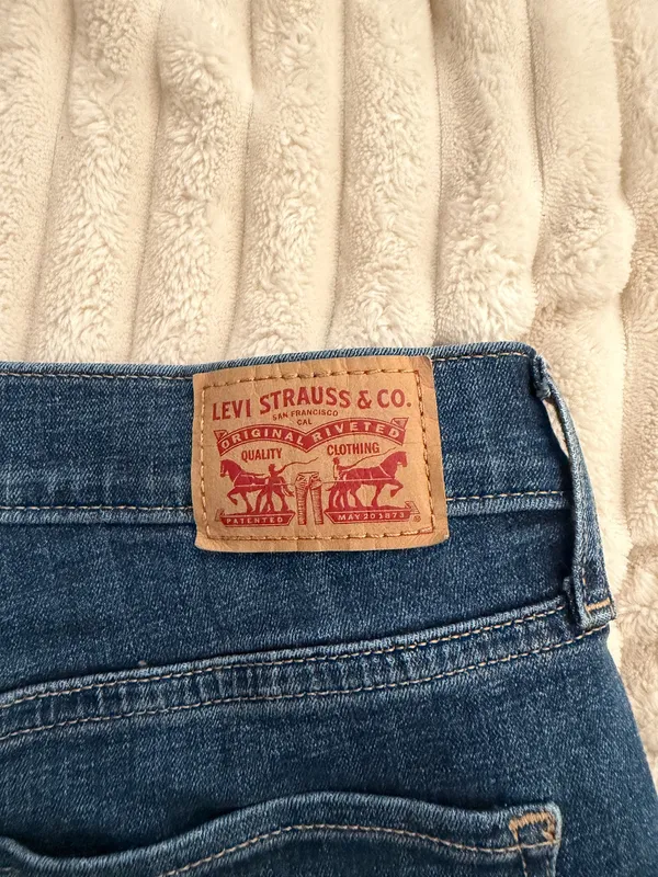 Levi’s Classic Straight Jeans - Image 4