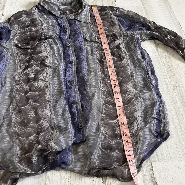 Equipment Silk Top Size M - Image 9