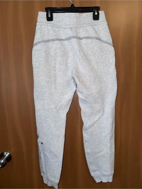 Lululemon scuba Sherpa Light Gray Joggers Pant Sz: 4 - Image 6