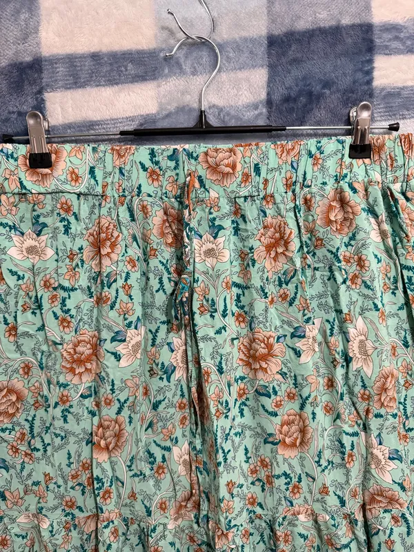 Women's Light Green Floral Print Boho Tiered Maxi Skirt with Smocked Waist - Image 2