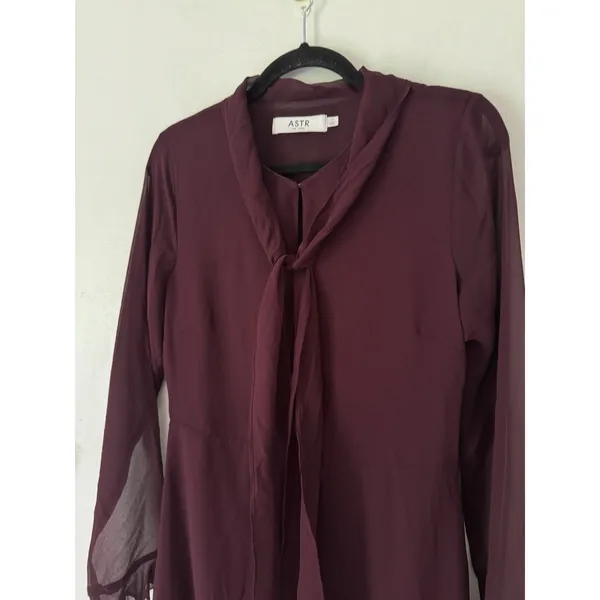 ASTR The Label Purple Chiffon Tie Neck Midi Dress Size Medium - Image 4