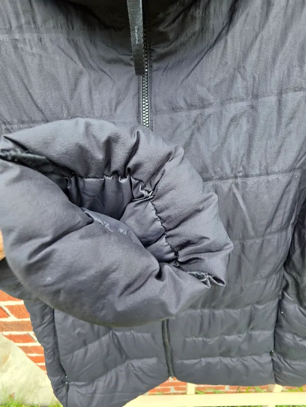 Uniqlo Jacket Medium Black Hooded Quilted Down Puffer Zip Packable - Image 5