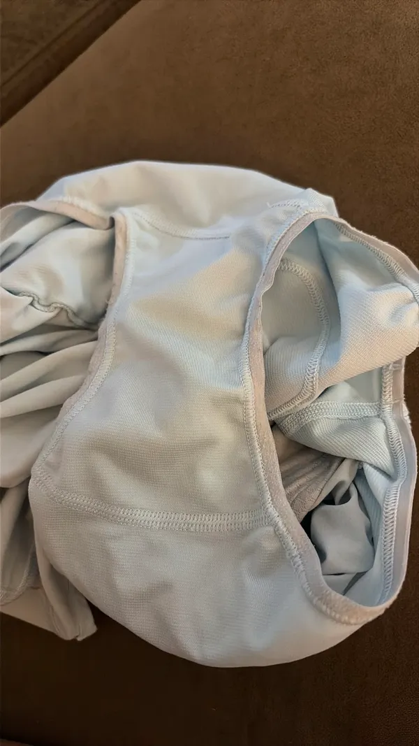 Powder Blue Lululemon Hotty Hot Shorts 2.5" size 0 - Image 6