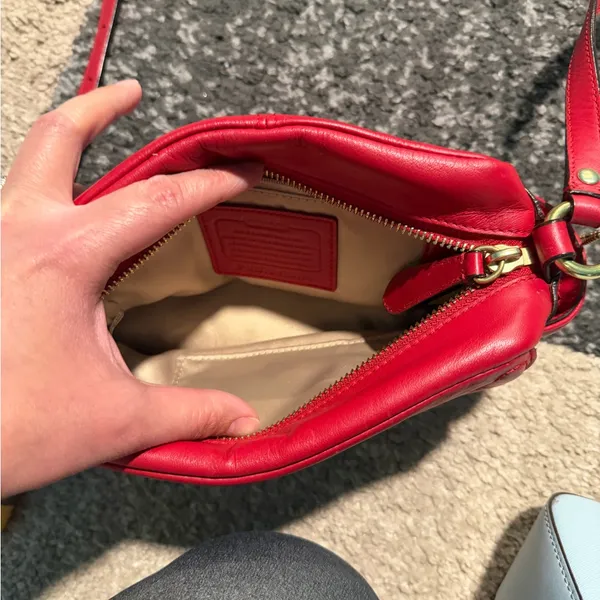 Coach Scarlet Leather Crossbody Bag - Image 2
