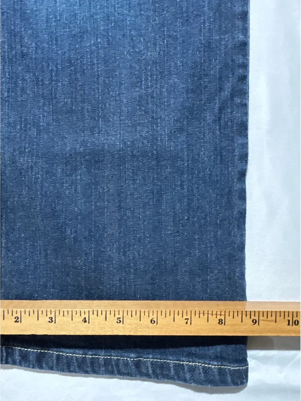 Levi's Night Blues Flared Jeans - Vintage Vibes with a Kick! - Image 3