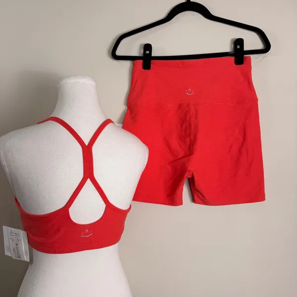Beyond Yoga Spacedye Racerback Bra and High Waisted Biker Short Set Coral Large - Image 3