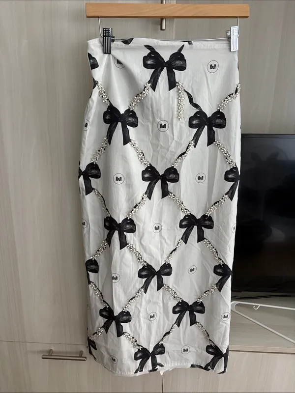 Milkwhite | Pencil Skirt Black - Image 5