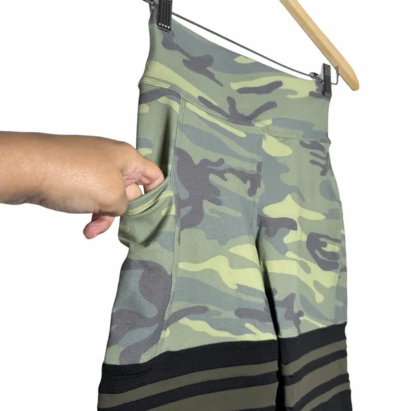 Bombshell Sportswear Perform Thigh-Highs Camo Leggings Size M High Rise Pockets - Image 5