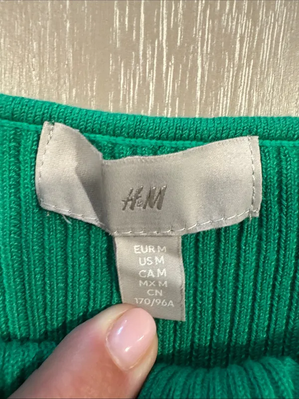 H&M Emerald Green Ribbed V-Notch Tank - Image 3