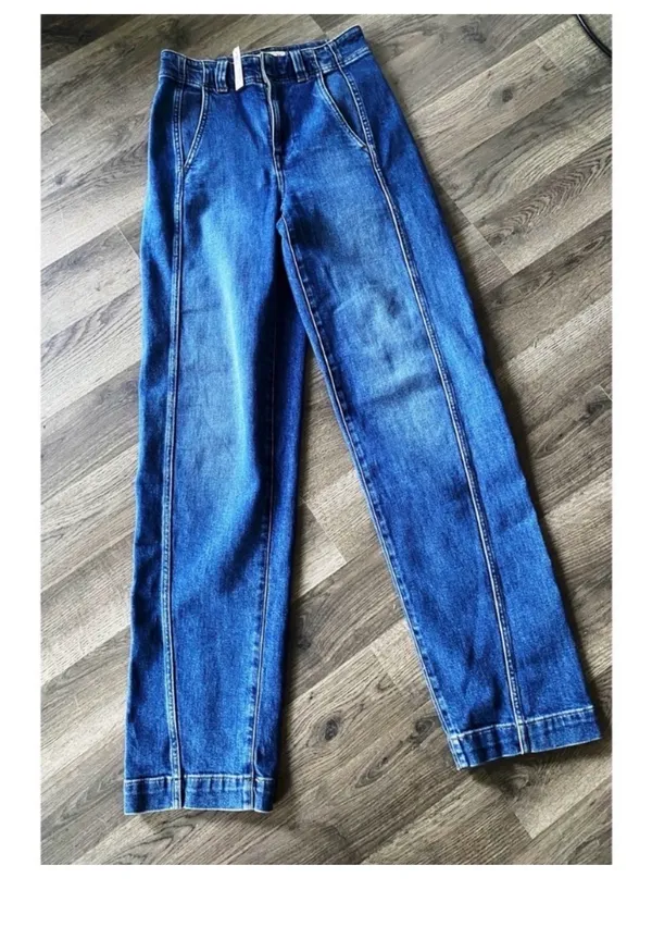 Madewell Tapered Leg Jeans - Image 4