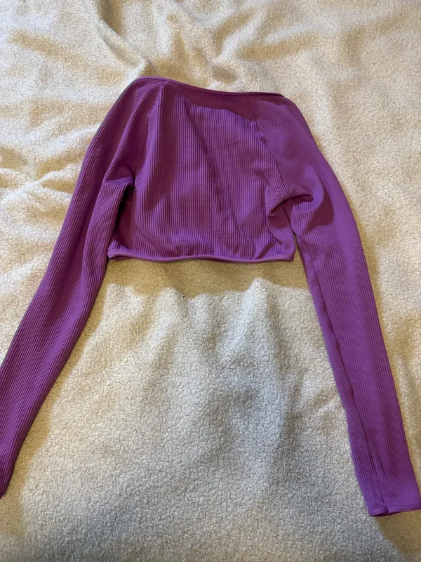 Urban Outfitters Cropped Long Sleeve Top - Image 2