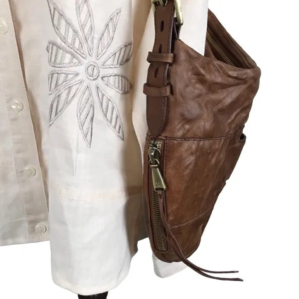 Hobo‎ International Brand Camel Leather Shoulder Bag with Blue Floral Liner - Image 12