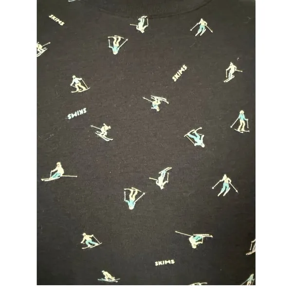 SKIMS Boyfriend Long Sleeve T-shirt in Washed Onyx Ski Print Size XL - Image 9