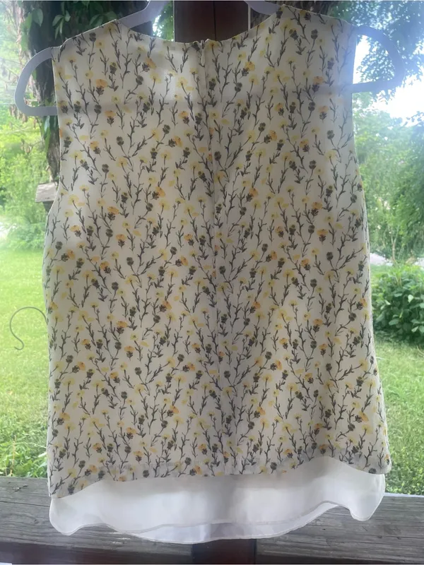 Rose & Olive Yellow Floral Layered Hem Sleeveless Floral Top - Image 3