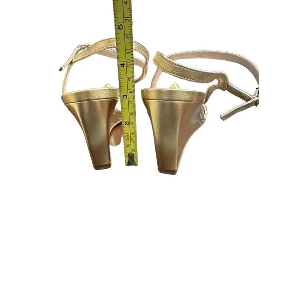 $425 Stuart Weitzman Gloria Leather Wedge Sandal Platino Metallic 71/2 - Image 7