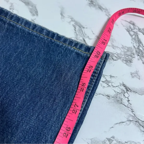 Levi’s low pro straight jeans‎ ripped knee Sz 28 - Image 9