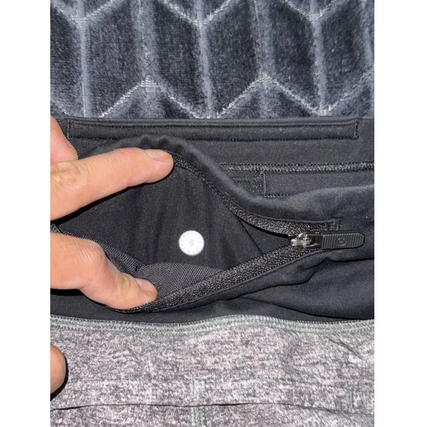 Lululemon Women's Run Time Shorts Athletic with Liner Black Gray Size 6 - Image 4