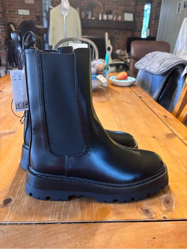 NWT H&M womens chunky platform lug sole mid calf chelsea boots black 10 - Image 4