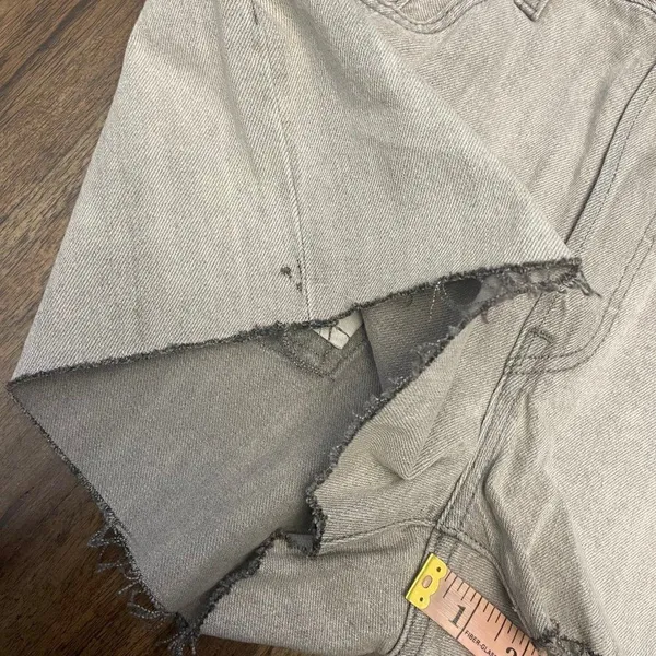 Levi’s Light Gray 501 Cut Off Shorts - Image 8