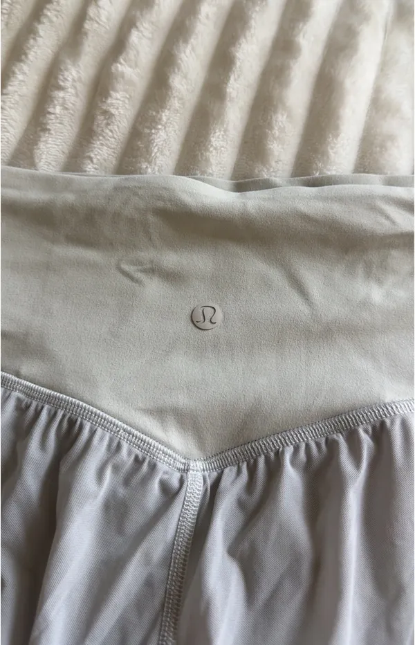 Lululemon Nulu and Mesh High-Rise Yoga Short 3.5" Bone, size 8 - Image 6