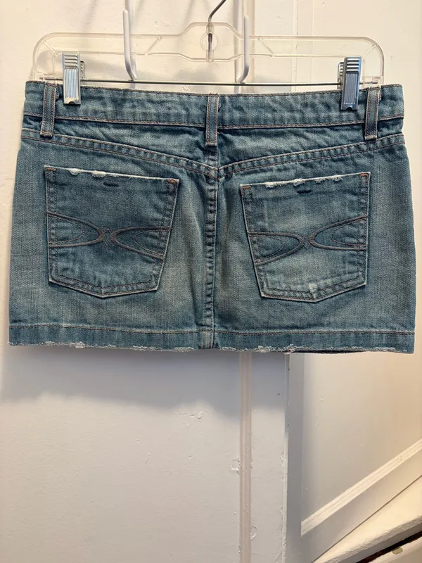 Vintage Y2K Lux Low Rise Blue Denim Mini Skirt Distressed Women Size 26 - Image 7