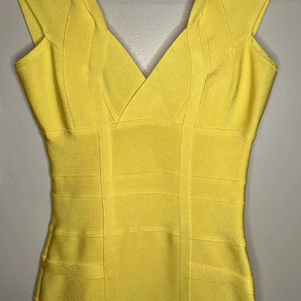 House Of CB London Neon Yellow Bodycon Bandage Cocktail Dress Size XS - Image 6