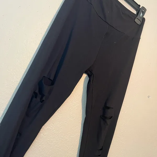 Black High-Waisted Seamless Ripped Straight Leg Leggings SZ L Workout Loungewear - Image 5
