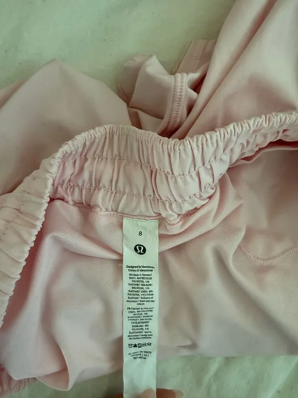 Lululemon Hotty Hot Low-Rise Lined Short 2.5 Strawberry Milkshake 8 - Image 4