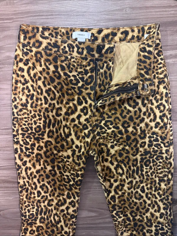 Forever 21 Leopard Flare Jeans 29 Fits 27x32 NWT Bell Bottom Animal Print - Image 4
