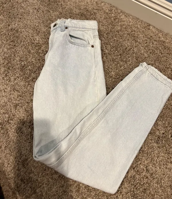 Men’s Levi’s Relaxed Fit Jeans - Image 2