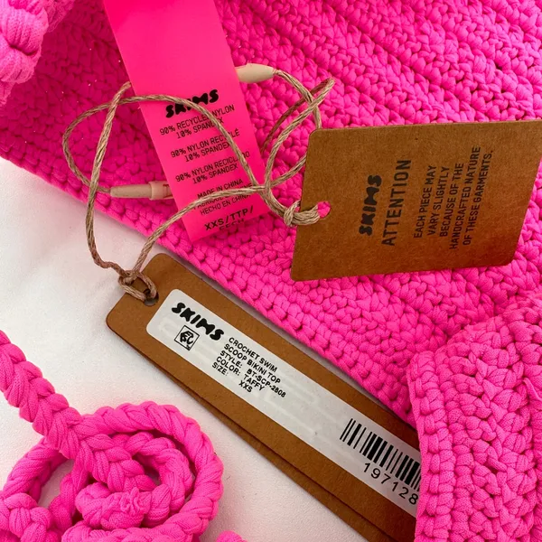 SKIMS Taffy PINK Women's Crochet Swim Scoop Bikini Top NWT Size XXS - Image 3