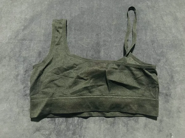 SheIn New Black Active sports Bra Size Medium - Image 2