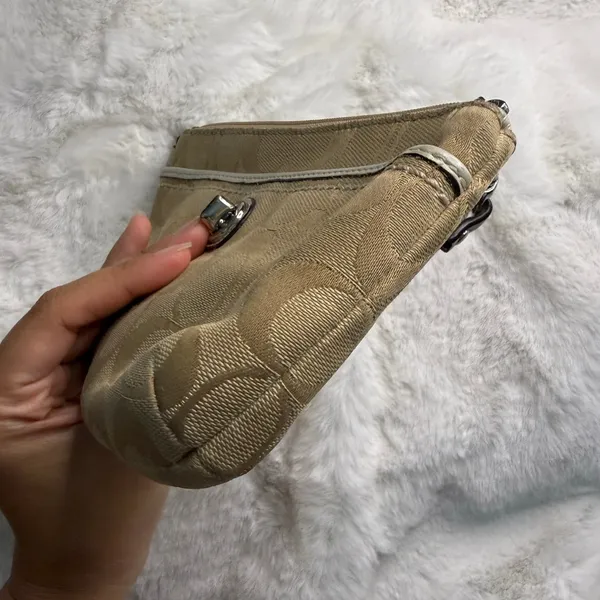 COACH Tan Signature Canvas Turnlock Wristlet - Image 5