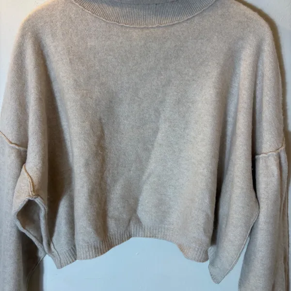 Free People Cashmere Oatmeal Cropped Turtleneck Sweater Boxy Fit‎ Size Small - Image 3