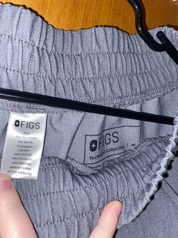 FIGS Scrubs Set - Image 8