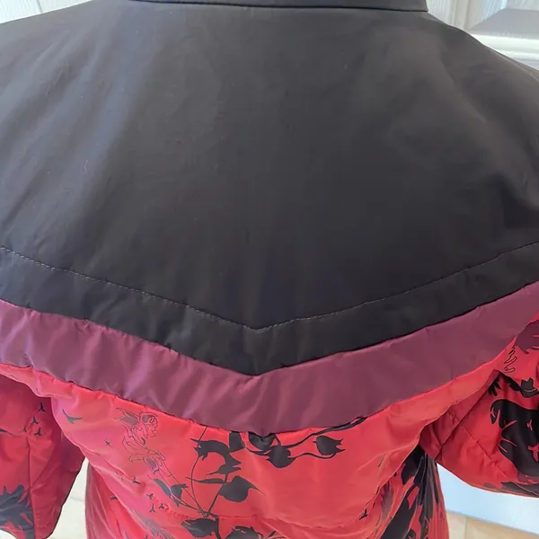 Patagonia nano puffer red and black flowered full zip insulatedjacket - Image 8